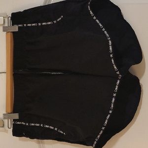 Calvin Klein 2n1 running shorts w pockets- like new